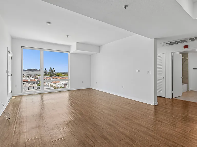 Onyx Glendale — Photo 37