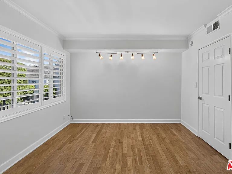 1301 N Flores St #4 — Photo 18
