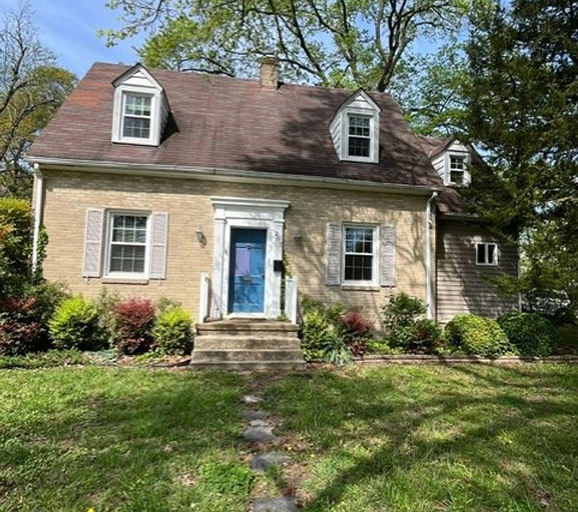 1st image of 207 N Confederate Ave