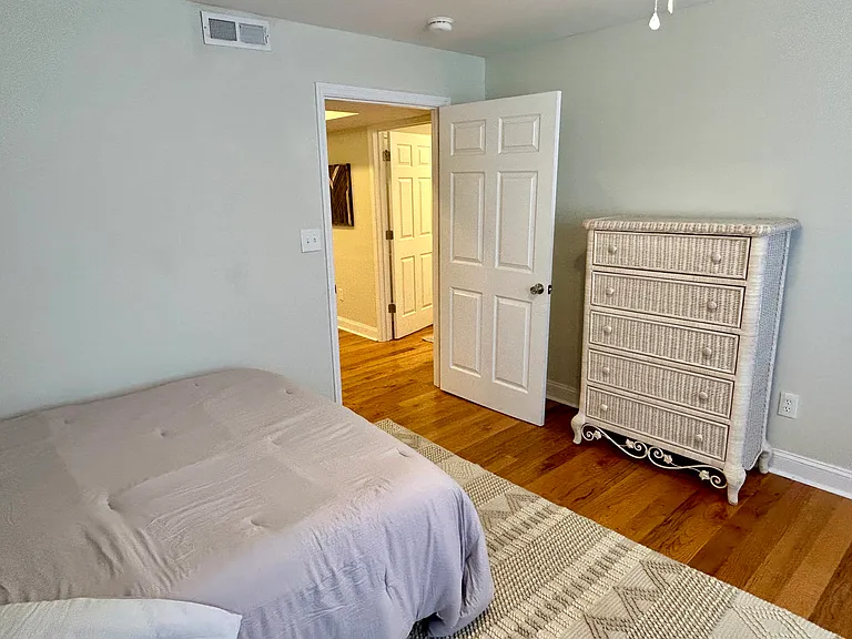 50 South St — Photo 13