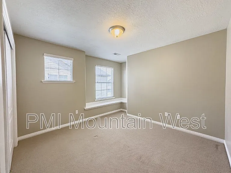 948 Chelsea Ln — Photo 20