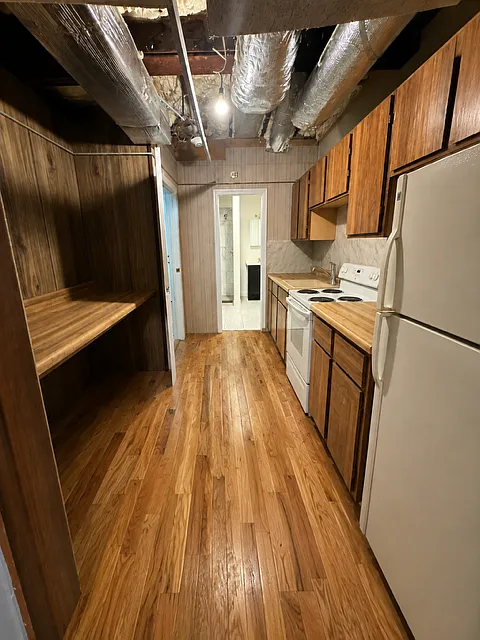 2 bed, 1.0 bath, 1000 sqft, $2,400 — Photo 4