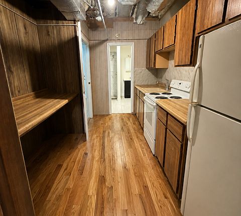 4th image of 1895 Smith St Unit 2