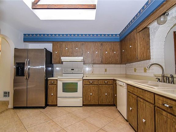 3rd image of 13569 91st Ave
