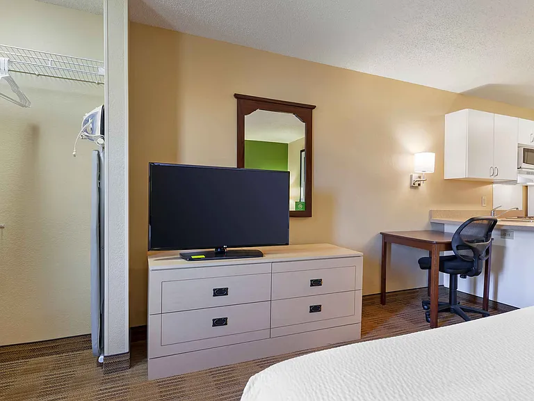 Studio Suite - 1 Queen Bed