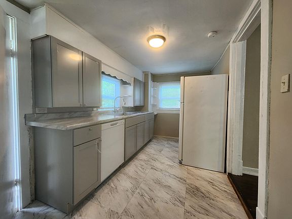 4th image of 2438 Brown Ave