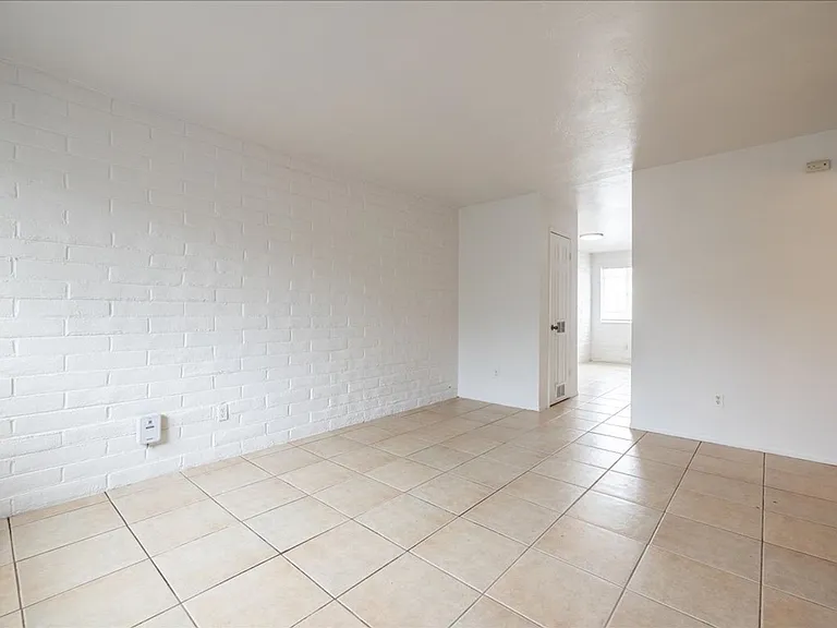 217-231 W Rillito St — Photo 4