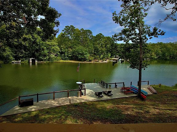 3rd image of 147 Lakeside Dr