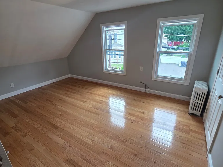 9 Pelham Ave #2 — Photo 5