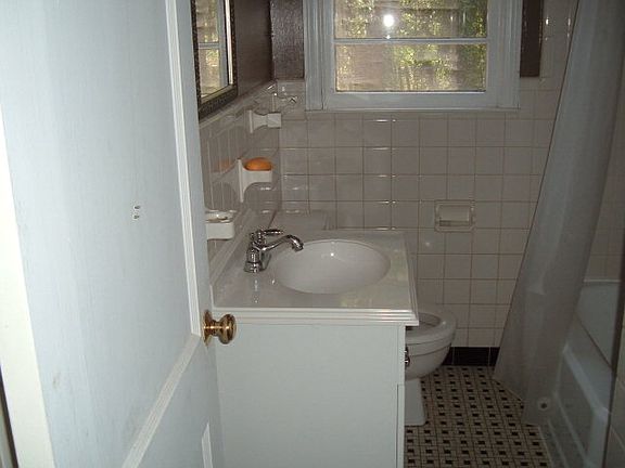 5th image of 2192 General Winship Dr