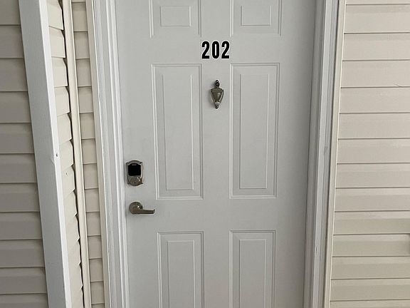 2nd image of 25 Kassebaum Ln APT 202