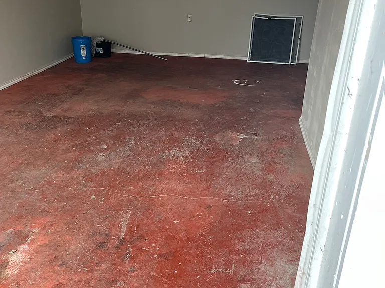 6215 N Victor Ave — Photo 17