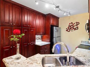 City Scene, San Diego, CA 92111