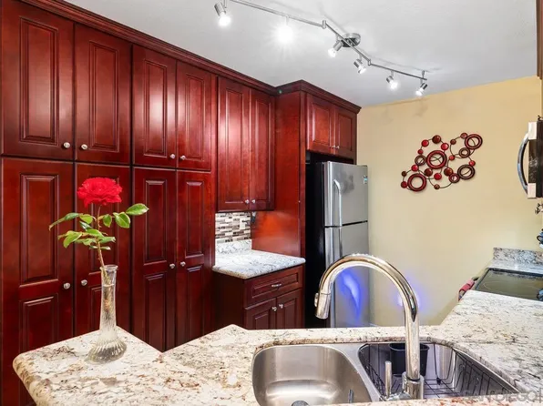 7263 Camino Degrazia Unit 33, San Diego, CA 92111