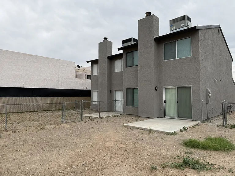 405 Anna Cir #B — Photo 21