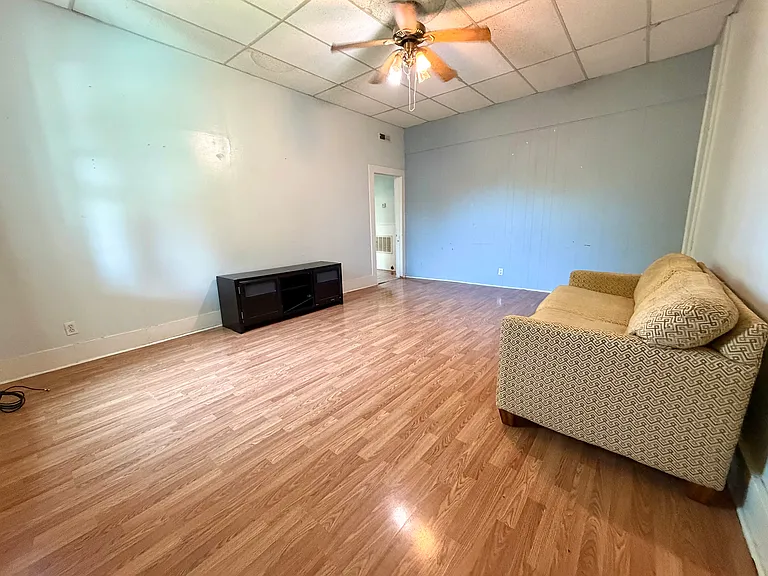 72 Lakeview Dr #3 — Photo 8