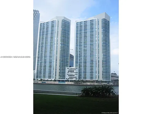 325 Biscayne Blvd Photo 1