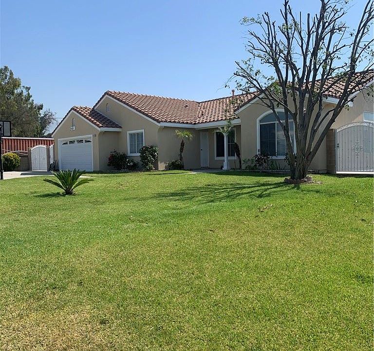 1st image of 2539 N Lancewood Ave