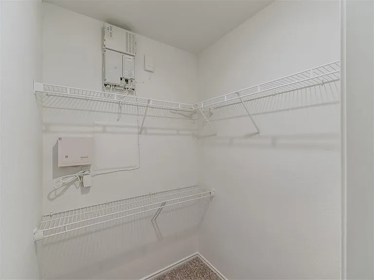 Grafton Flats — Photo 14