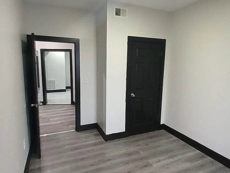 45 N 6th St #2A — Photo 11