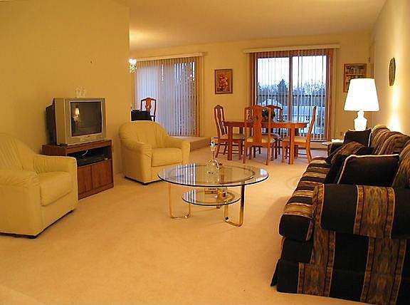 Spacious living room