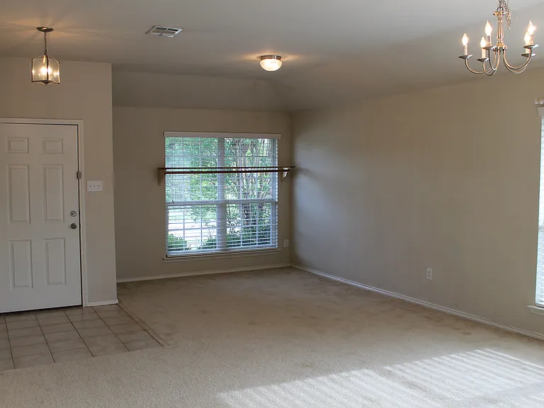 4188 Cherry Ridge Dr — Photo 5