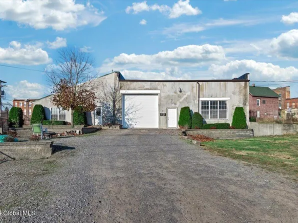 8 Broadway, Gloversville, NY 12078