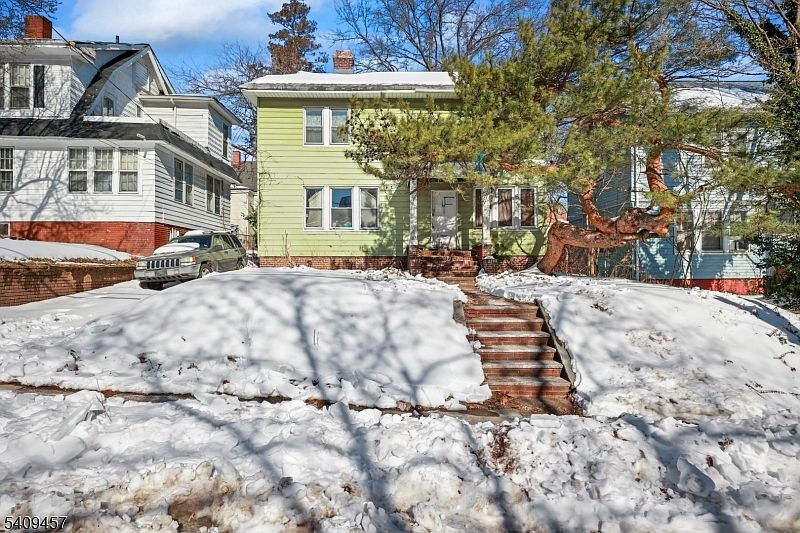 1st image of 37-39 Custer Ave