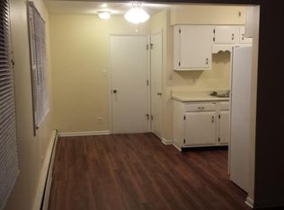 550 Telegraph St APT 21, Marengo, IL 60152