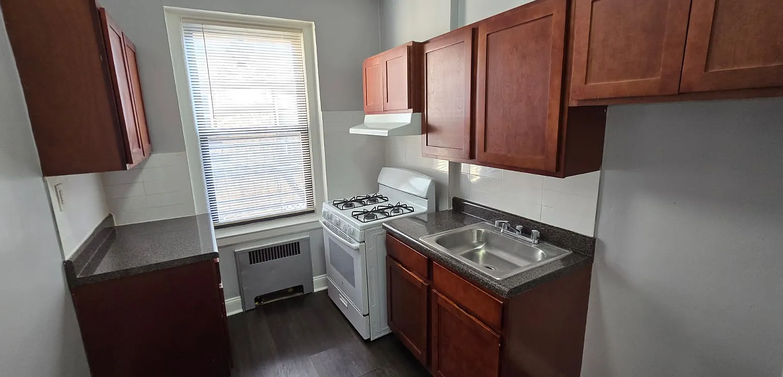 1 bed, 850 sqft, $1,670 — Photo 1