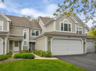 1194 Scott Ct, Carol Stream, IL 60188