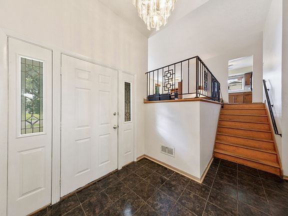 3rd image of 7414 Richmond Ave