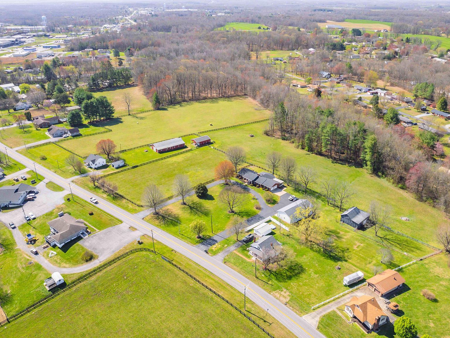 403 Lakeway Dr, Russell Springs, KY 42642 Zillow