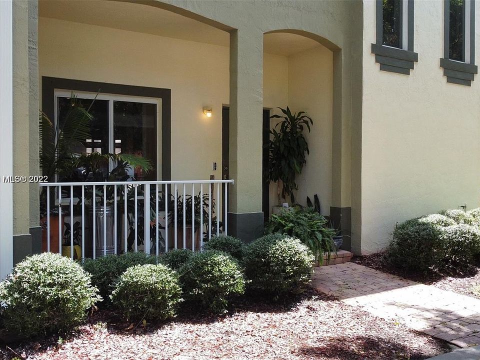 1st image of 2412 SE 21st St #2412