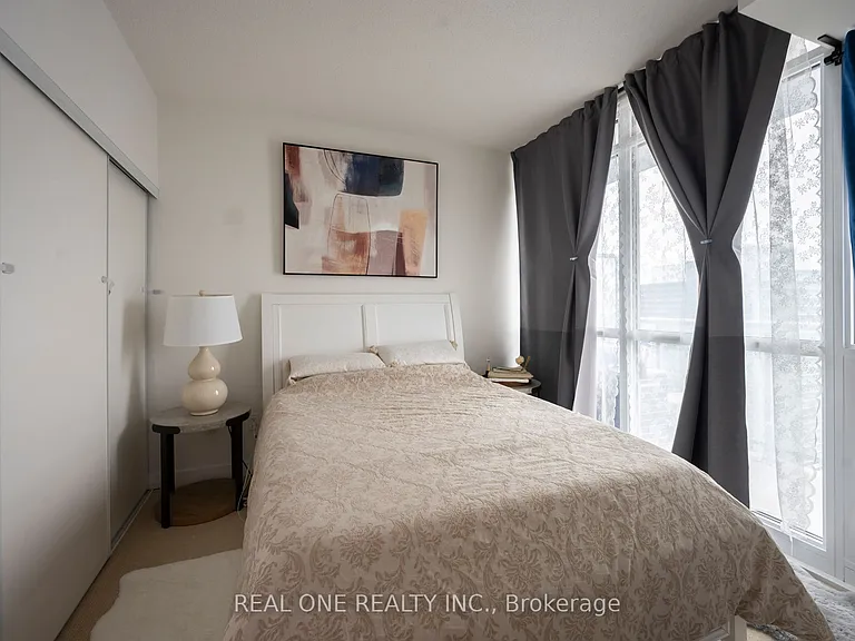 121 McMahon Dr #2802 — Photo 8