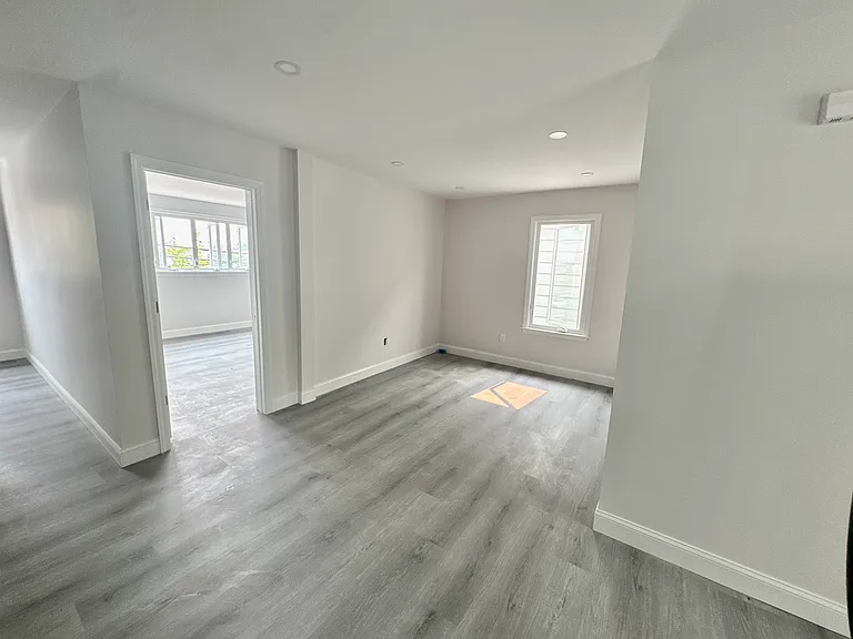 10 Lake Ave #2 — Photo 4