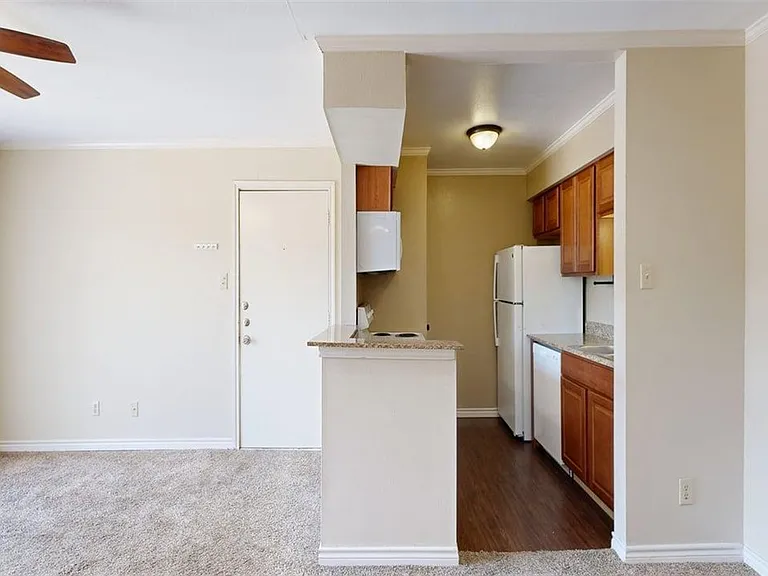 904 University Oaks Blvd #20 — Photo 4