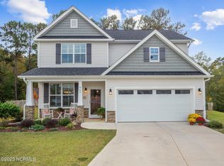 927 W Arboria Dr, Hampstead, NC 28443
