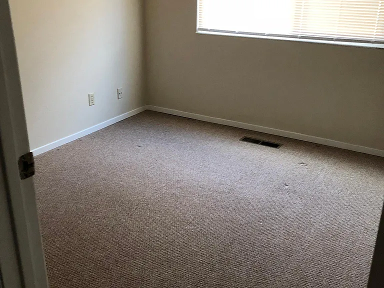 645 Beelard Dr — Photo 4