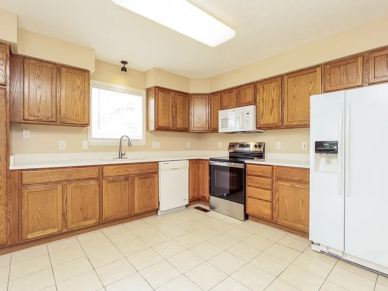 2309 Leighton Way — Photo 8