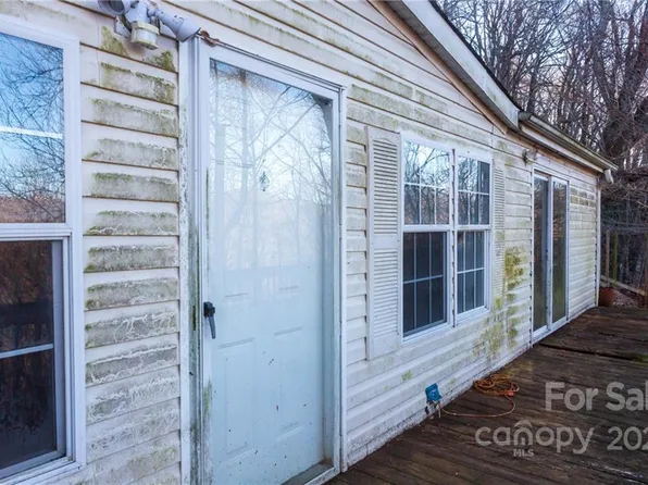 225 Marcellina Dr, Fairview, NC 28730