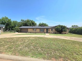 2015 Willard Dr, Altus, OK 73521