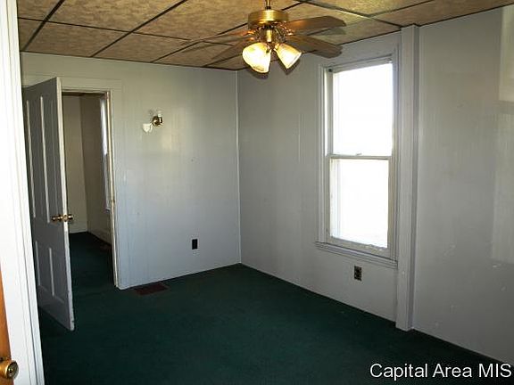 5th image of 581 W 2nd St