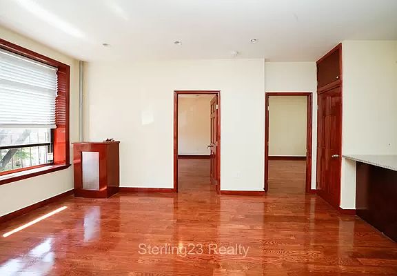 5th image of 3152 36th St APT 2F