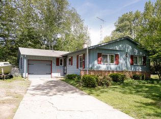 511 East Dr, Marshall, MI