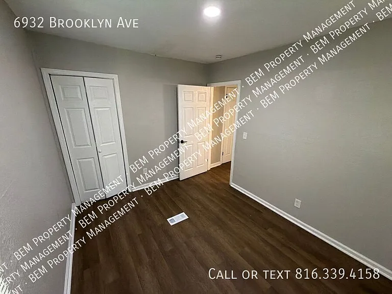 6932 Brooklyn Ave — Photo 13