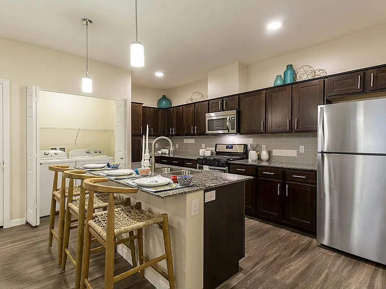 A1 774 SQ FT 1 Bed 1 Bath