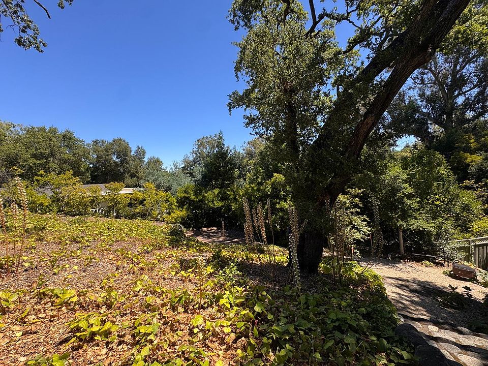 1st image of 225 Oak Meadow Dr