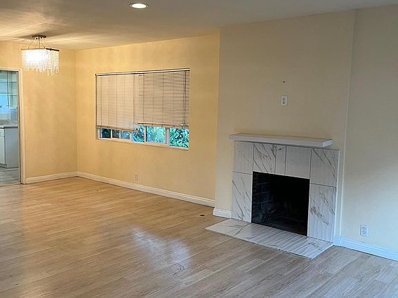 5th image of 1742 N Mariposa Ave APT 4