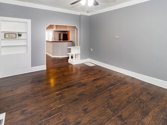 3rd image of 2817 W Maryland St